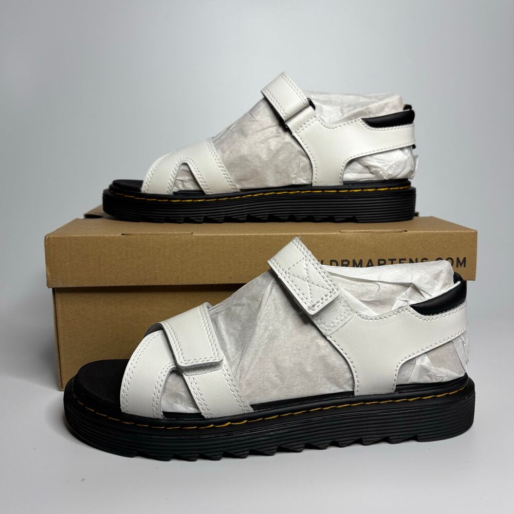 Dr. Martens Vossie Youth Leather Sandals in White T Lamper